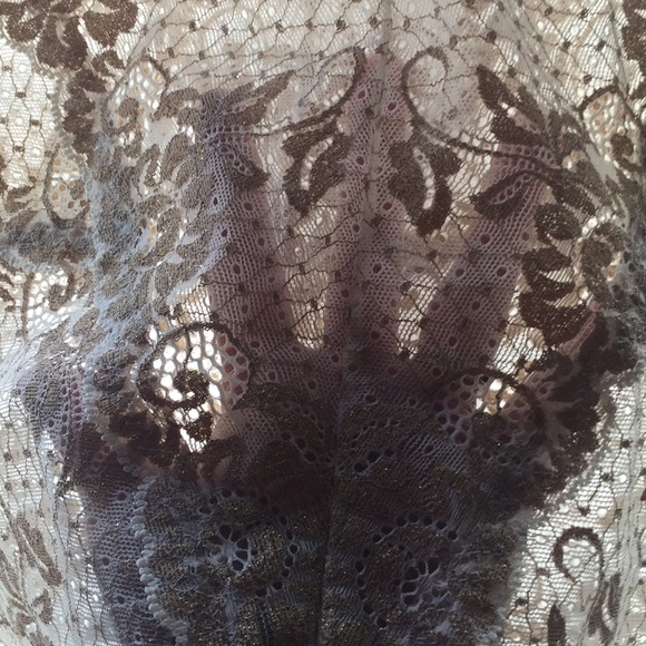 Sleeveless Lace Top - Picture 5 of 5